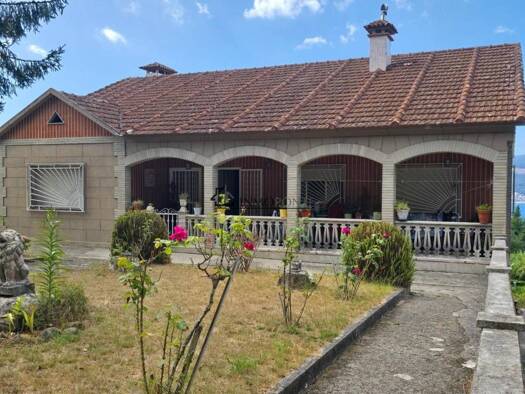Villa zum Kauf 600.000 € 4 Zimmer 405 m² 3.938 m² Grundstück Pontevedra 36153