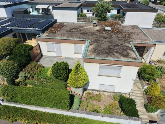 Bungalow zum Kauf 350.000 € 4 Zimmer 136 m² 360 m² Grundstück frei ab sofort Deutschhof Schweinfurt 97422