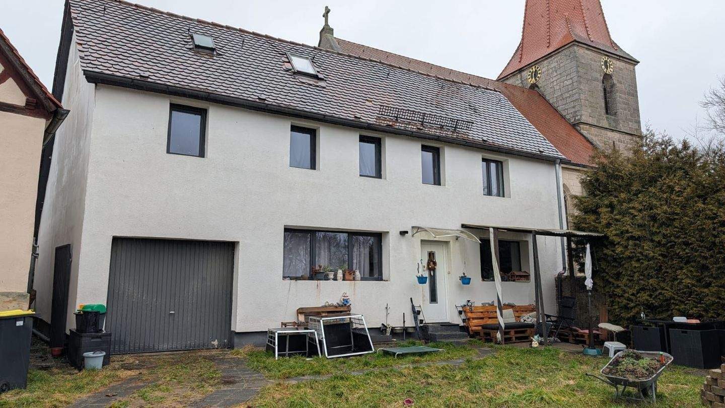 Immobilie in Wilhermsdorf - Charmantes Einfamilienhaus mit Garten und Garage –  ruhig wohnen nahe Nürnberg & Fürth - Bild 0