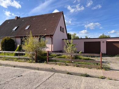 Doppelhaushälfte zum Kauf 85.000 € 4 Zimmer 86 m² 1.001 m² Grundstück frei ab 01.11.2025 Pasewalk Pasewalk 17309