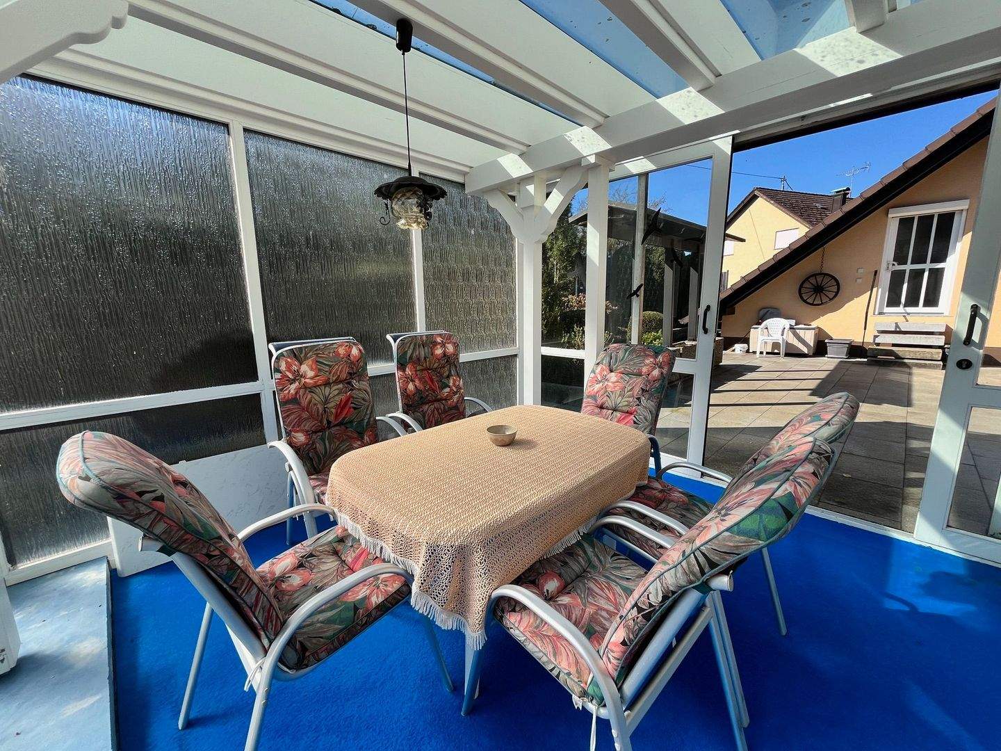 Immobilie in Kandern - Ein ruhiger Ort zum Ankommen: Gepflegtes ehemaliges Gästehaus in Kandern-Sitzenkirch - Bild 2