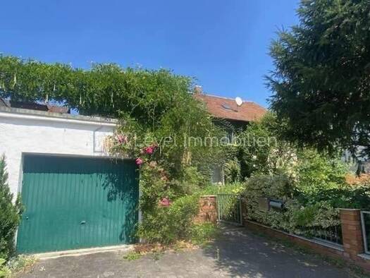 Haus zum Kauf 260.000 € 7 Zimmer 225 m² 642 m² Grundstück Alteglofsheim 93087