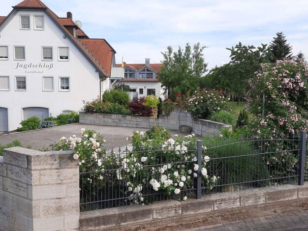 Wohnung zur Miete 400 € 2 Zimmer 52 m² 1. Geschoss Schloßbergstraße 3 Nordenberg 91635