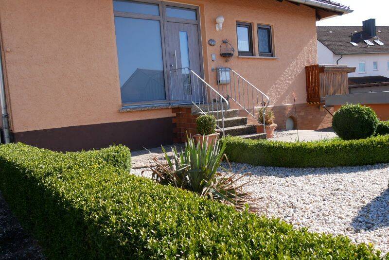 Immobilie in Seßlach - Dreifamilienwohnhaus mit neuwertiger PV Anlage - Bild 3