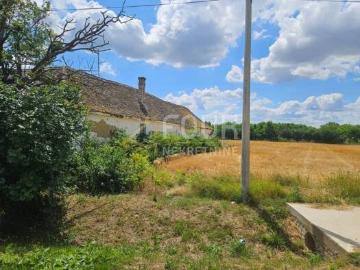 Haus zum Kauf 48.000 € 1 Zimmer 540 m² Branjina, Popovac Popovac