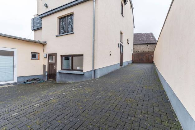 Einfamilienhaus zum Kauf provisionsfrei 380.000 € 8 Zimmer 165 m² 1.300 m² Grundstück Grabenstraße 13 Wehr 56653