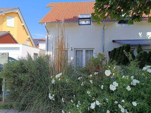 Haus zum Kauf 435.000 € 4,5 Zimmer 134 m² 200 m² Grundstück Gomaringen 72810