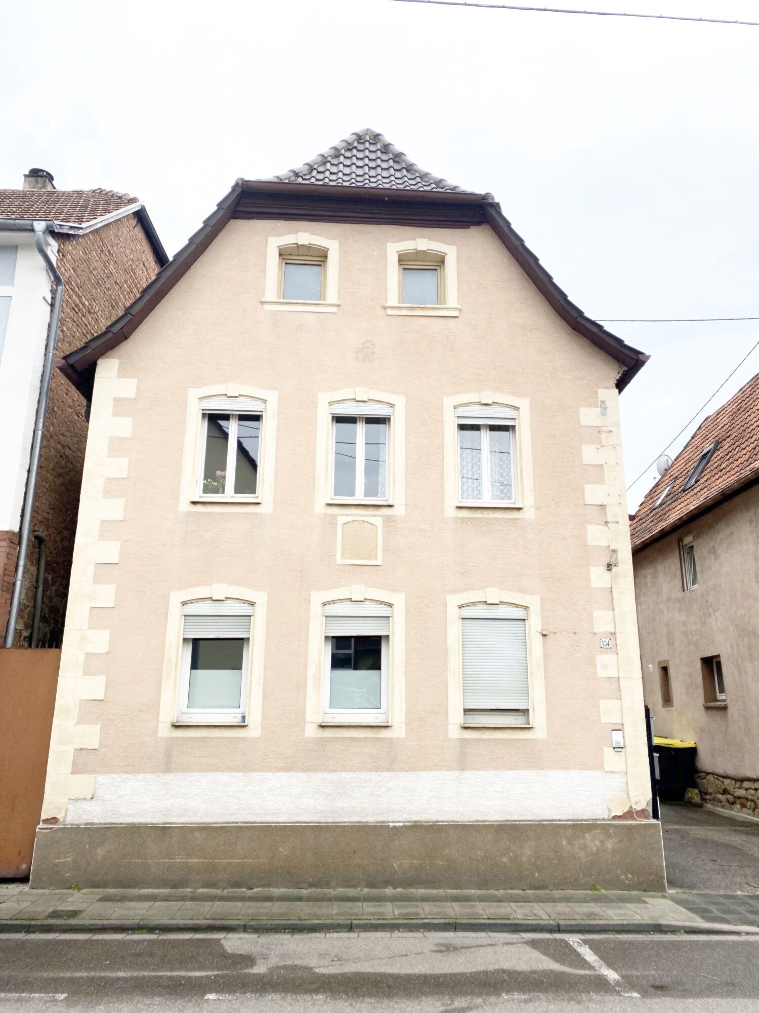 Mehrfamilienhaus zum Kauf 280.000 € 6 Zimmer 170,5 m²<br/>Wohnfläche 317 m²<br/>Grundstück Queichheim Landau 76829