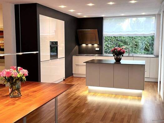 Einfamilienhaus zum Kauf 1.500.000 € 8 Zimmer 339 m² 570 m² Grundstück Thalhausen Kranzberg 85402