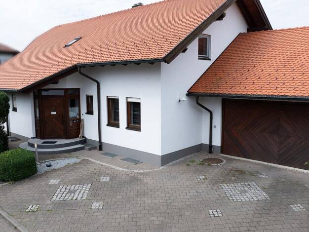 Einfamilienhaus zum Kauf provisionsfrei 629.000 € 7 Zimmer 180 m² 679 m² Grundstück frei ab 30.05.2026 Suppingen Laichingen 89150