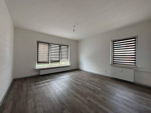Wohnung zur Miete 450 € 2,5 Zimmer 69 m² frei ab sofort Bürgermeister-Smidt-Straße 105 Mitte Mitte 27568