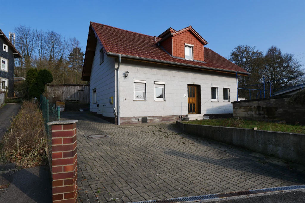 Einfamilienhaus zum Kauf 165.000 € 7 Zimmer 130 m²<br/>Wohnfläche 470 m²<br/>Grundstück Innenstadt Coburg 96450