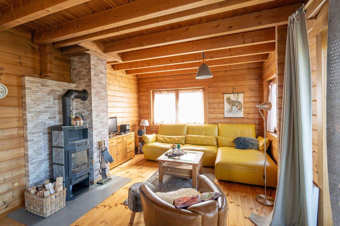 Immobilie in Hilders - Hilders: Ferienhaus / Holzblockhaus mit 2 Ferienwohnungen + Kellerwohnung inkl. Schäferwagen - Bild 3