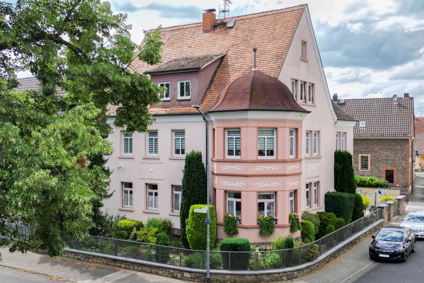 Villa zum Kauf 1.149.000 € 13 Zimmer 400,7 m²<br/>Wohnfläche 390,2 m²<br/>Grundstück Hainstadt Hainburg 63512