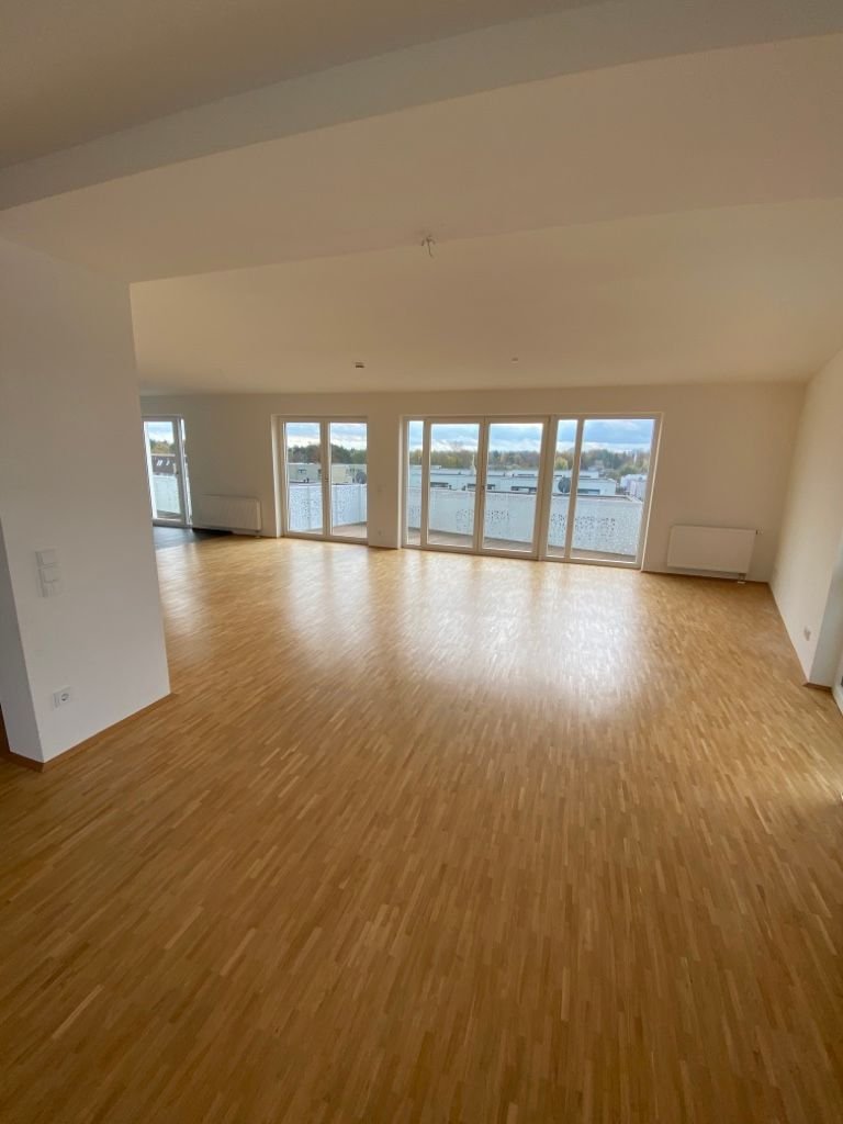 Wohnung zur Miete 2.276 € 4 Zimmer 185 m²<br/>Wohnfläche 3.<br/>Geschoss Lange-Feld-Straße 63 Kirchrode Hannover 30559