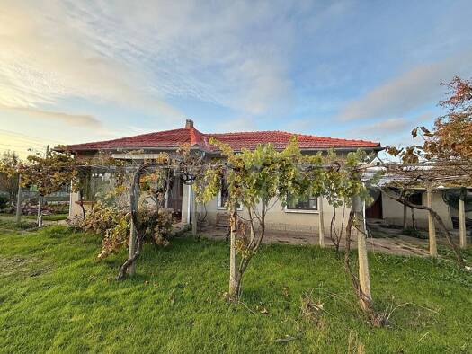 Bauernhaus zum Kauf 57.000 € 5 Zimmer 218 m² 1.298 m² Grundstück 1 Bezirk Dobrich , Dorf Lyulyakovo 9525