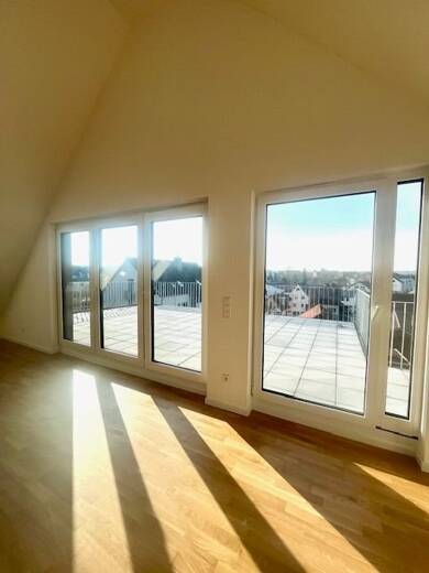 Wohnung zur Miete 2.190 € 4 Zimmer 117,2 m² Dachgeschoss frei ab sofort Plieningen Stuttgart 70599