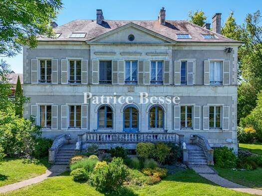Reiterhof zum Kauf 1.850.000 € 206.042 m² Grundstück Vallenay 18190