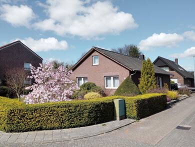 Bungalow zum Kauf 295.000 € 4 Zimmer 134 m² 621 m² Grundstück Heisfelde Leer 26789