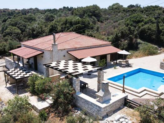 Haus zum Kauf 450.000 € 4 Zimmer 110 m² 4.900 m² Grundstück Municipality of Chania 73008