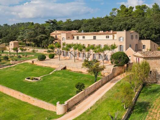 Schloss zum Kauf 13.500.000 € 1.112 m² 1.601.556 m² Grundstück Fox-Amphoux 83670
