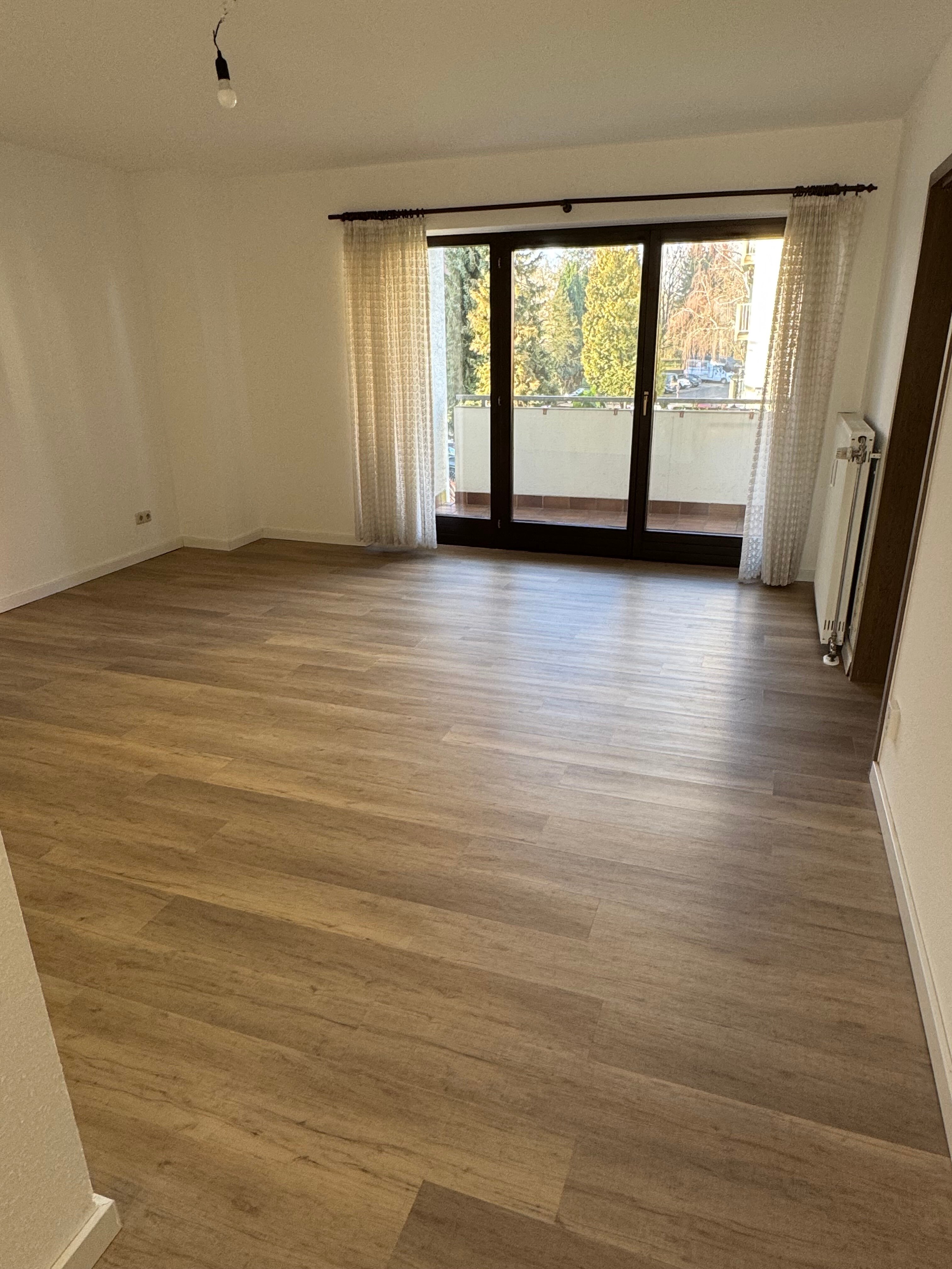 Wohnung zur Miete 950 € 2,5 Zimmer 69 m²<br/>Wohnfläche 2.<br/>Geschoss ab sofort<br/>Verfügbarkeit Stierstadt Oberursel 61440