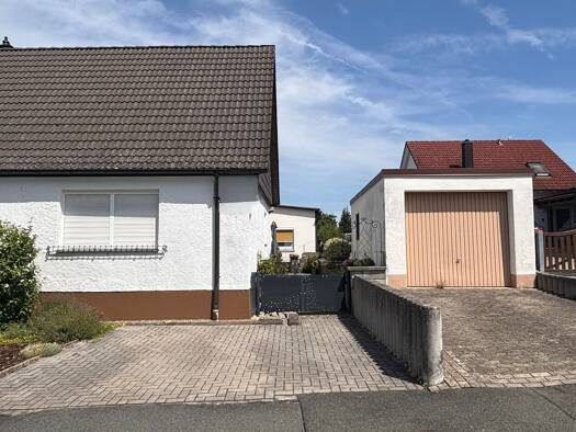 Doppelhaushälfte zum Kauf 109.000 € 4 Zimmer 85 m² 504 m² Grundstück Kulmbach Kulmbach 95326
