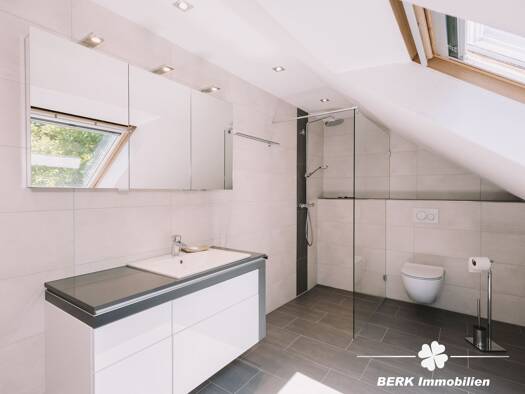 Einfamilienhaus zum Kauf 499.000 € 9 Zimmer 295 m² 1.071 m² Grundstück Waldaschaff 63857