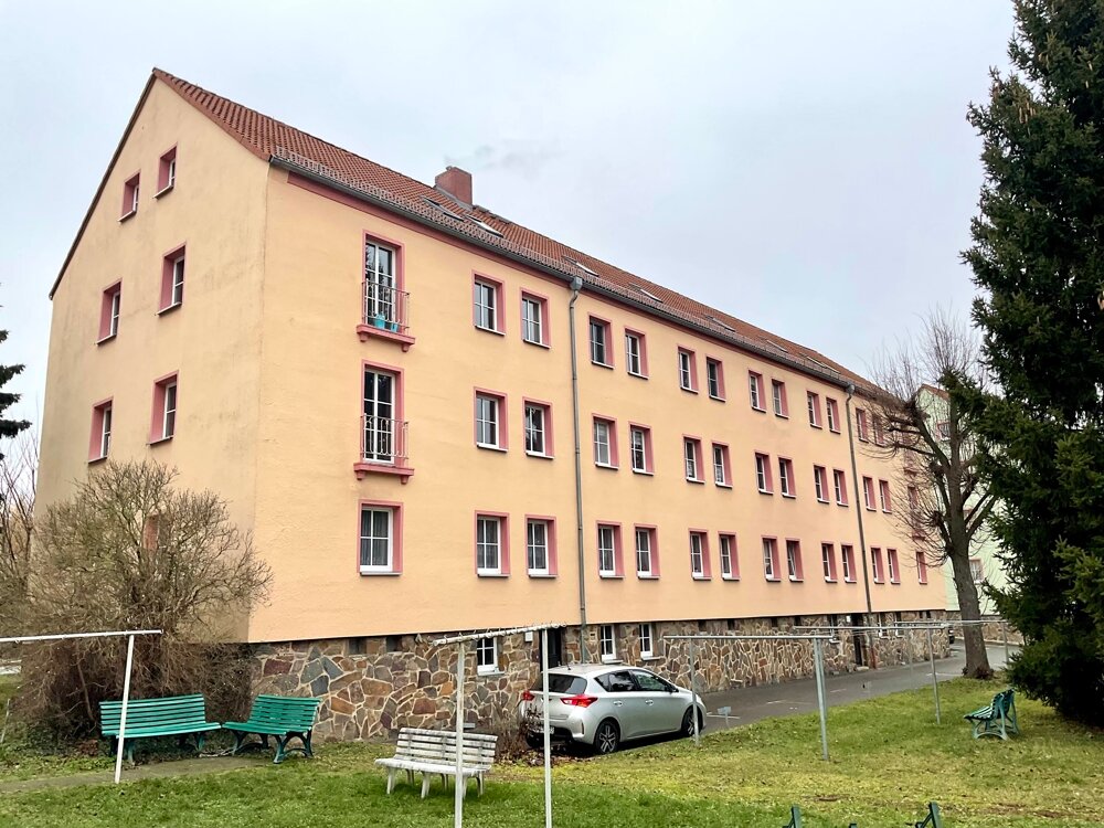 Wohnung zum Kauf 45.000 € 3 Zimmer 65,5 m²<br/>Wohnfläche 1.<br/>Geschoss ab sofort<br/>Verfügbarkeit Ronneburg Ronneburg 07580