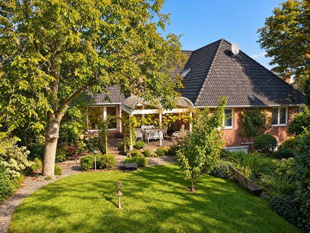 Einfamilienhaus zum Kauf 780.000 € 5,5 Zimmer 250 m² 848 m² Grundstück Großburgwedel Burgwedel 30938