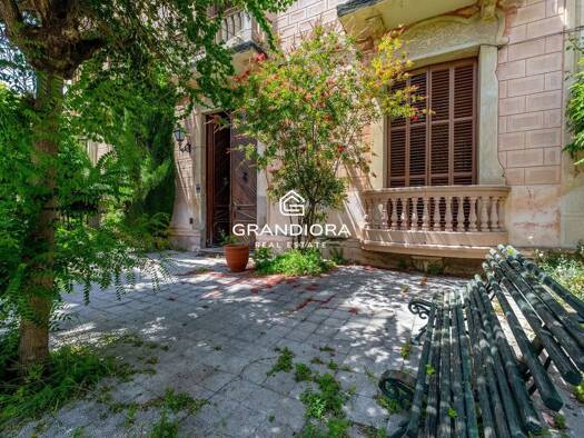 Villa zum Kauf 1.200.000 € 627 m² 377 m² Grundstück 12 Plaça Catalunya Barcelona 08320