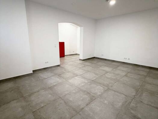 Praxis zur Miete 2.300 € 6 Zimmer 110 m² Bürofläche Mitte Mitte 70190