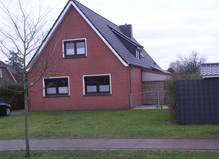 Einfamilienhaus zum Kauf 298.500 € 8 Zimmer 200 m²<br/>Wohnfläche 825 m²<br/>Grundstück Warsingsfehn Moormerland 26802