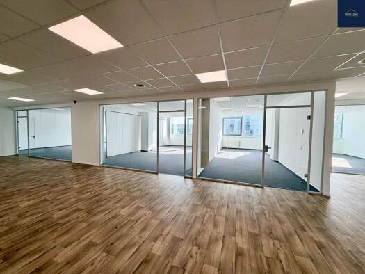 Praxis zur Miete provisionsfrei 4.241 € 339,3 m² Bürofläche Leonberg 71229