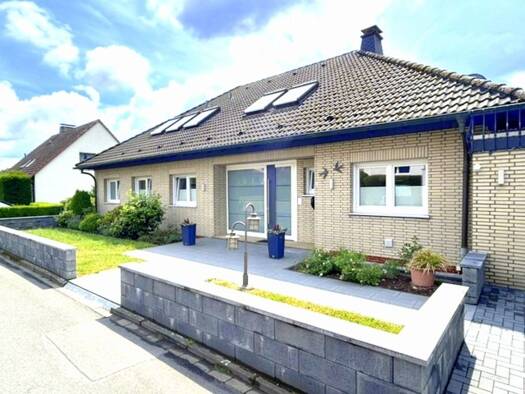 Einfamilienhaus zum Kauf 759.000 € 6 Zimmer 250 m² 826 m² Grundstück Hemer 58675