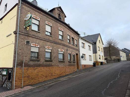 Mehrfamilienhaus zum Kauf 465.000 € 15 Zimmer 500 m² 490 m² Grundstück frei ab sofort Düngenheim 56761