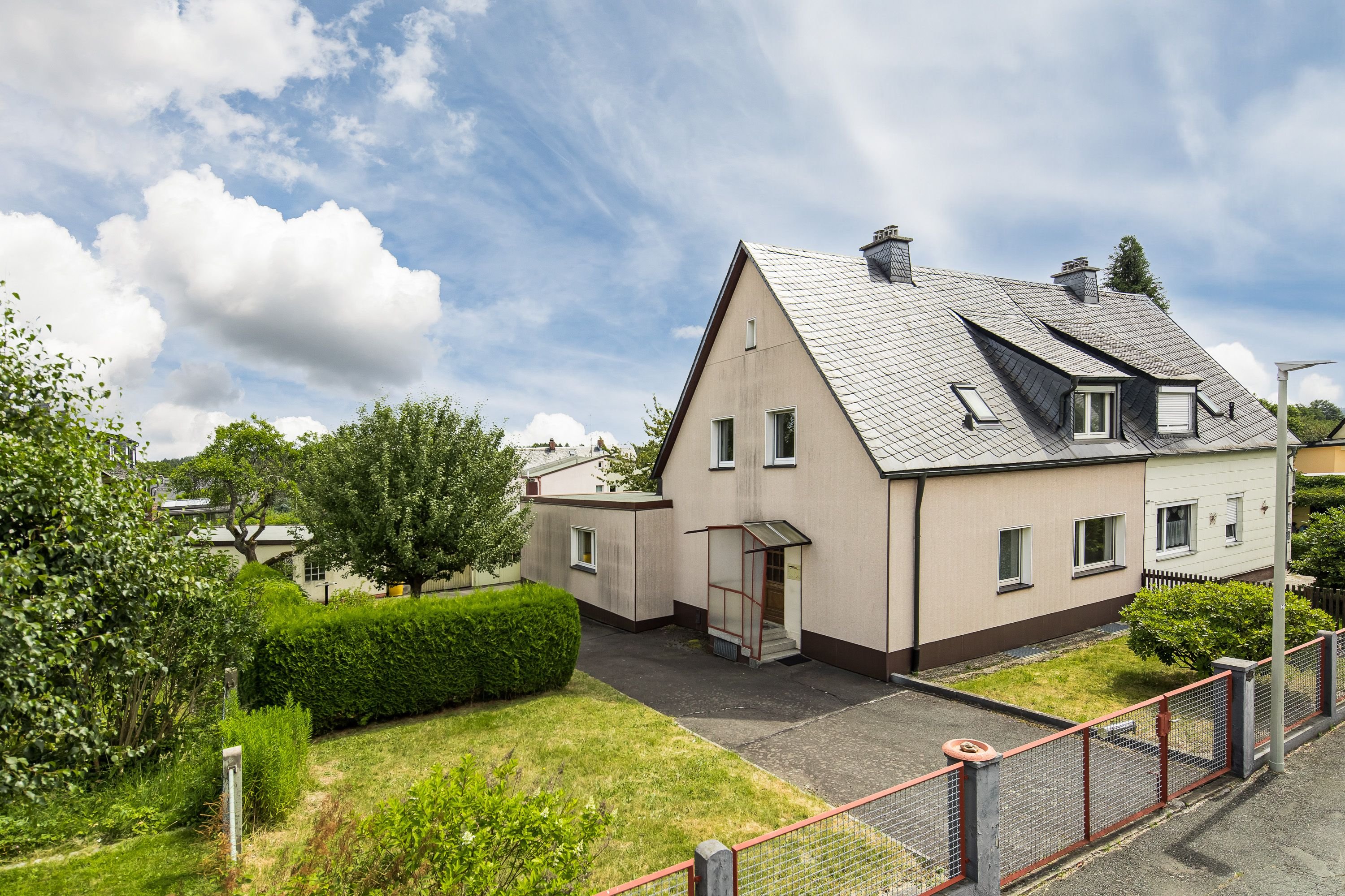 Doppelhaushälfte zum Kauf 159.000 € 6 Zimmer 124 m²<br/>Wohnfläche 760 m²<br/>Grundstück Schwarzenbach a d Saale Schwarzenbach an der Saale 95126