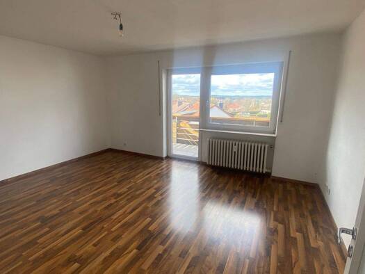 Wohnung zur Miete 690 € 3 Zimmer 82 m² 3. Geschoss frei ab 01.02.2026 Rothenburg Rothenburg ob der Tauber 91541
