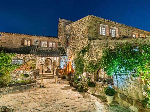 Einfamilienhaus zum Kauf 3.200.000 € 10 Zimmer 400 m² 1.700 m² Grundstück BIOT 06410