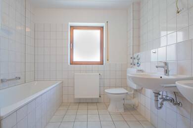 Wohnung zur Miete 780 € 3 Zimmer 103 m² frei ab 01.08.2025 Stühlingen Stühlingen 79780