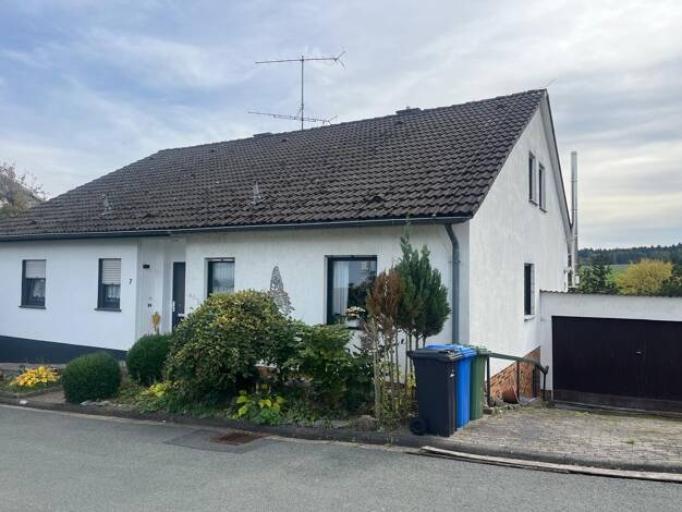 Doppelhaushälfte zum Kauf 142.000 € 5 Zimmer 140 m² 633 m² Grundstück Hillershausen Korbach 34497