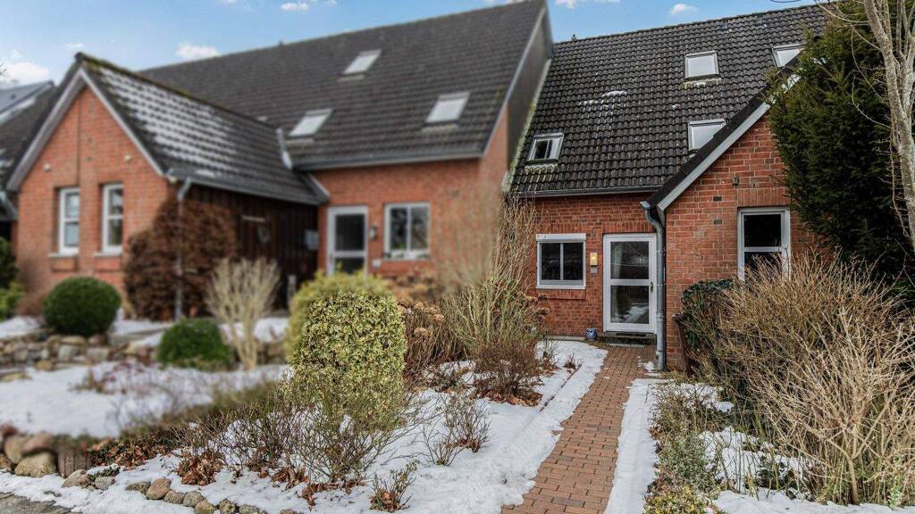 Haus zum Kauf 320.000 € 4 Zimmer 96,3 m² 212 m² Grundstück Preetz 24211