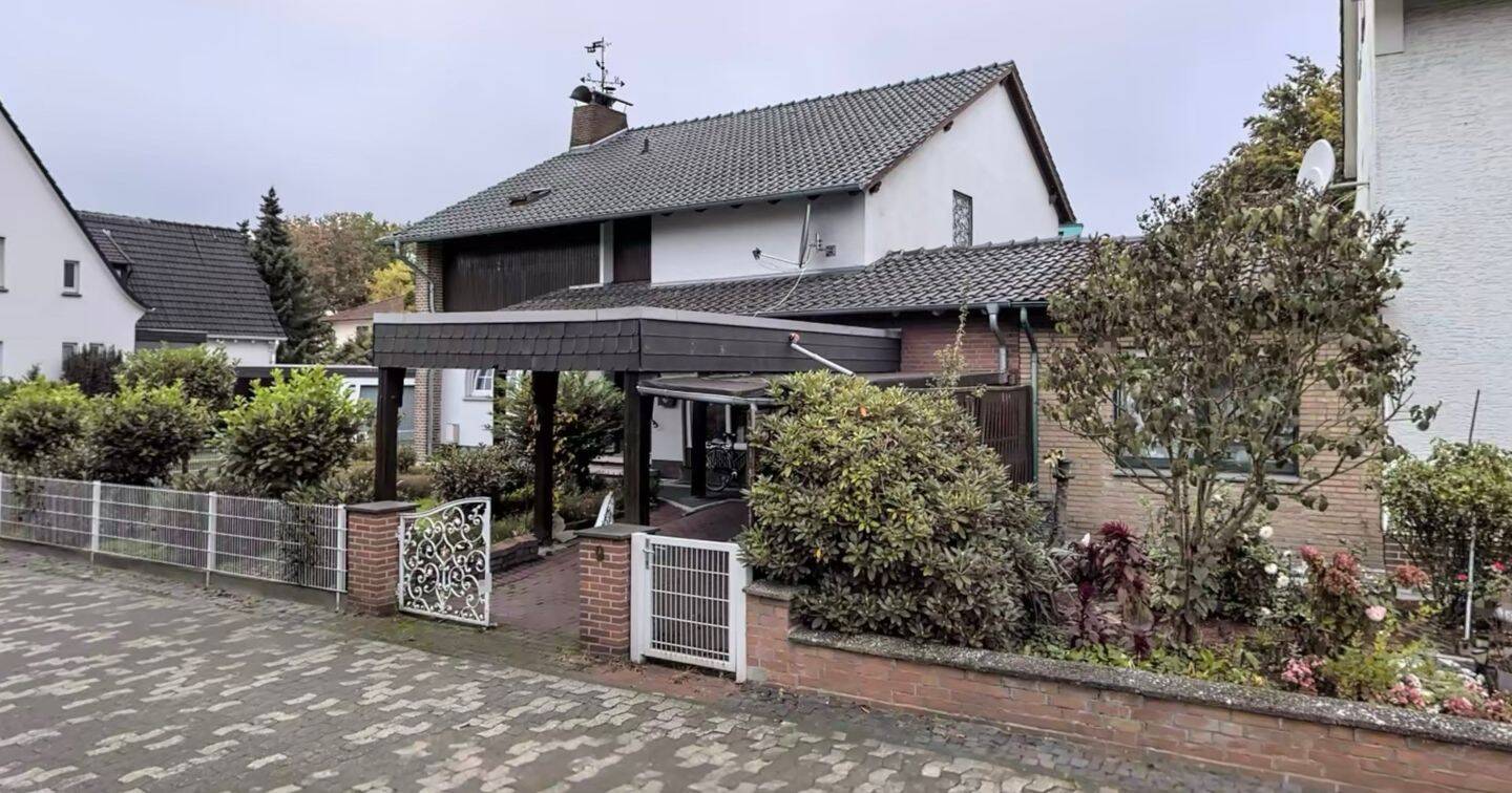 Einfamilienhaus mit Carport in Gütersloh