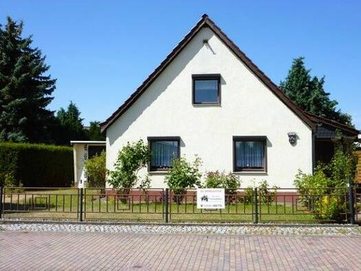 Einfamilienhaus zum Kauf 154.000 € 3 Zimmer 83 m² 887 m² Grundstück frei ab sofort August-Bebel-Platz 23 Thalheim Bitterfeld-Wolfen 06766