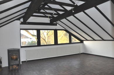 Wohnung zur Miete 840 € 2,5 Zimmer 95 m² Dachgeschoss, 1. Geschoss Bliesheim Erftstadt 50374