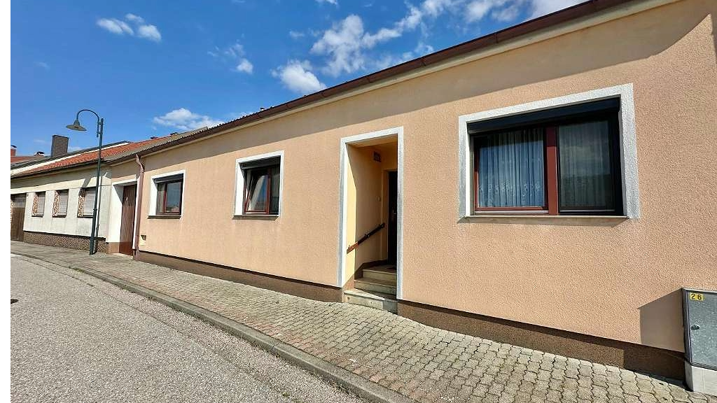 Bauernhaus zum Kauf 299.000 € 3 Zimmer 119 m² Schrick 2191
