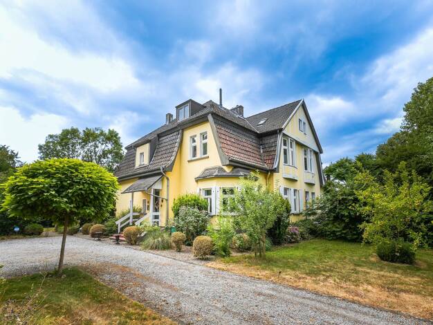Doppelhaushälfte zum Kauf 599.000 € 7,5 Zimmer 244 m² 2.255 m² Grundstück Riemke Mitte 44807