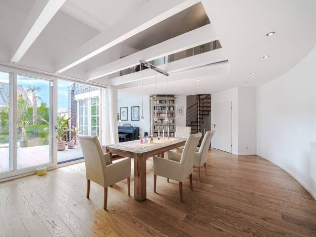 Einfamilienhaus zum Kauf 949.000 € 8 Zimmer 320 m² 670 m² Grundstück Usingen Usingen 61250