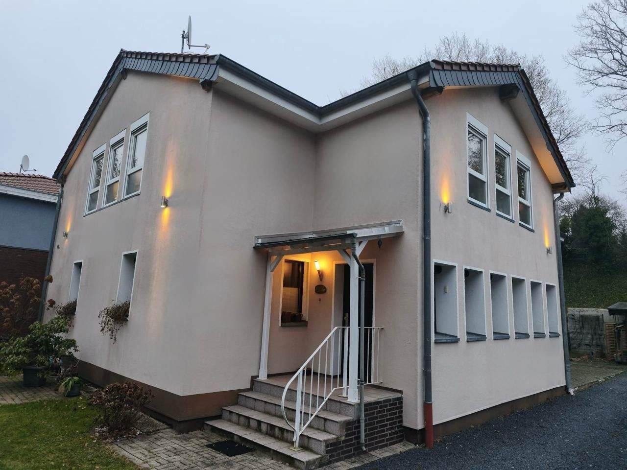 Immobilie in Schwalmtal - Großes 2-Familienhaus, 262 m² Wohnfläche, 832 m² Grundstück in Schwalmtal-Waldniel - Bild 0