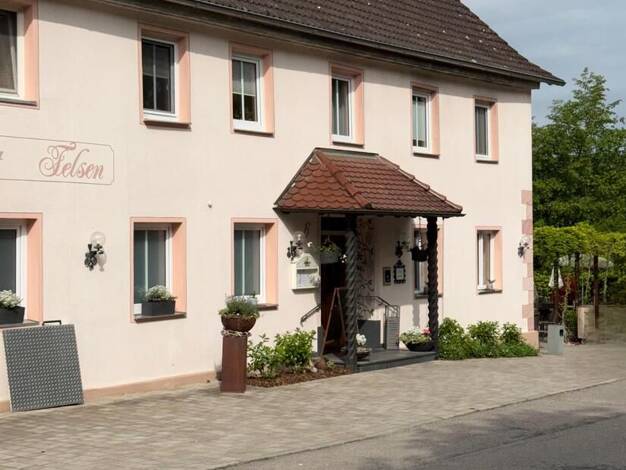 Restaurant zum Kauf 550.000 € 99 m² Gastrofläche 2.171 m² Grundstück Baach Zwiefalten 88529